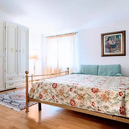Villa Vallocchia - Sleeps 18 Exclusive Poolgrounds 3 Villa *