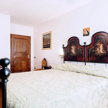 Villa Vallocchia - Sleeps 18 Exclusive Poolgrounds 3 *