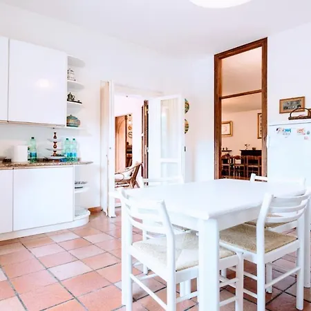 Villa Vallocchia - Sleeps 18 Exclusive Poolgrounds 3 Villa *